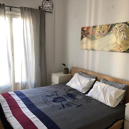 Cosy Apartment In Metaxourgeio Athens Exterior photo